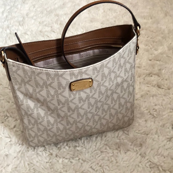 Michael Kors Purse! - Picture 3 of 4
